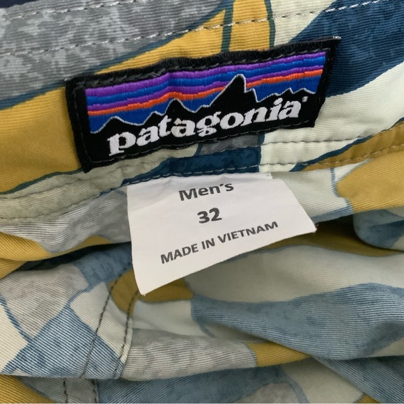 Patagonia Wavefarer Engineered Board Shorts Multicolored Blocked. Size Large. - Picture 7 of 7